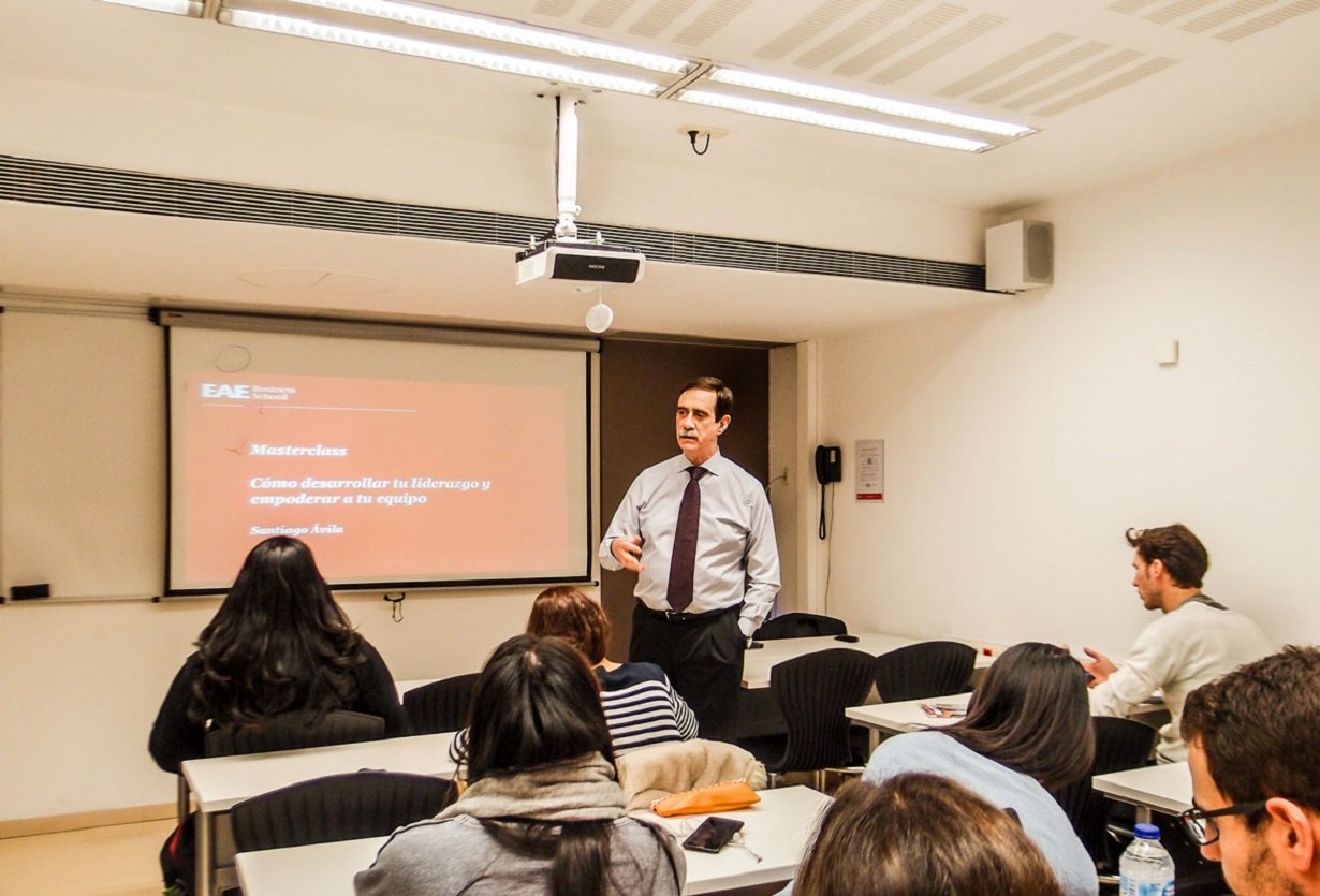 "Más del 90% de los directivos no saben liderar", Santiago Ávila