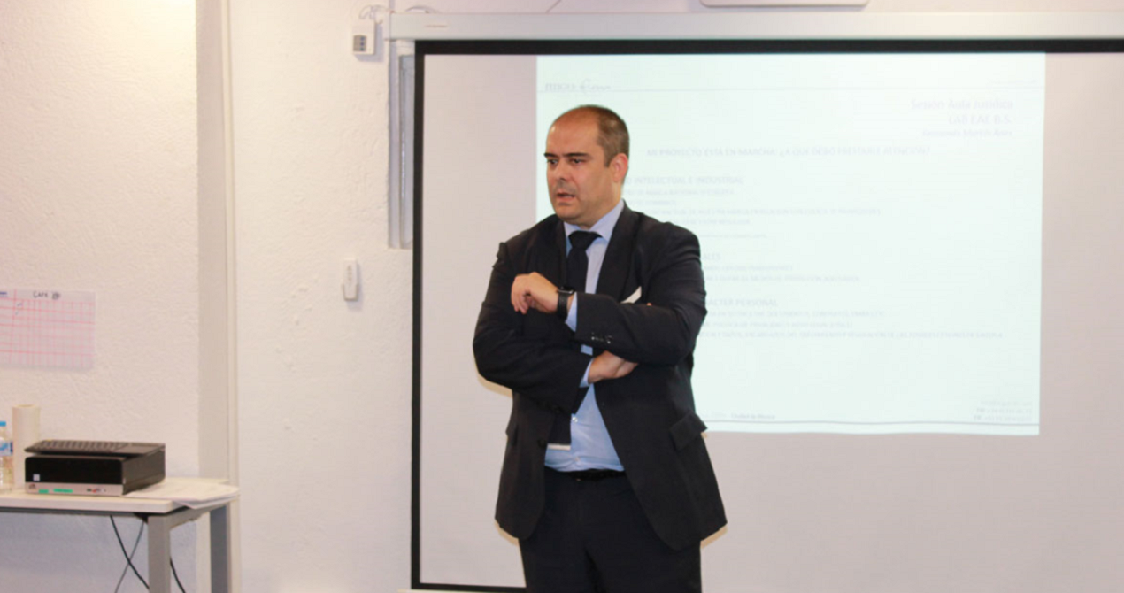 "It is important to keep aside an expense item for legal advice", Fernando Martín