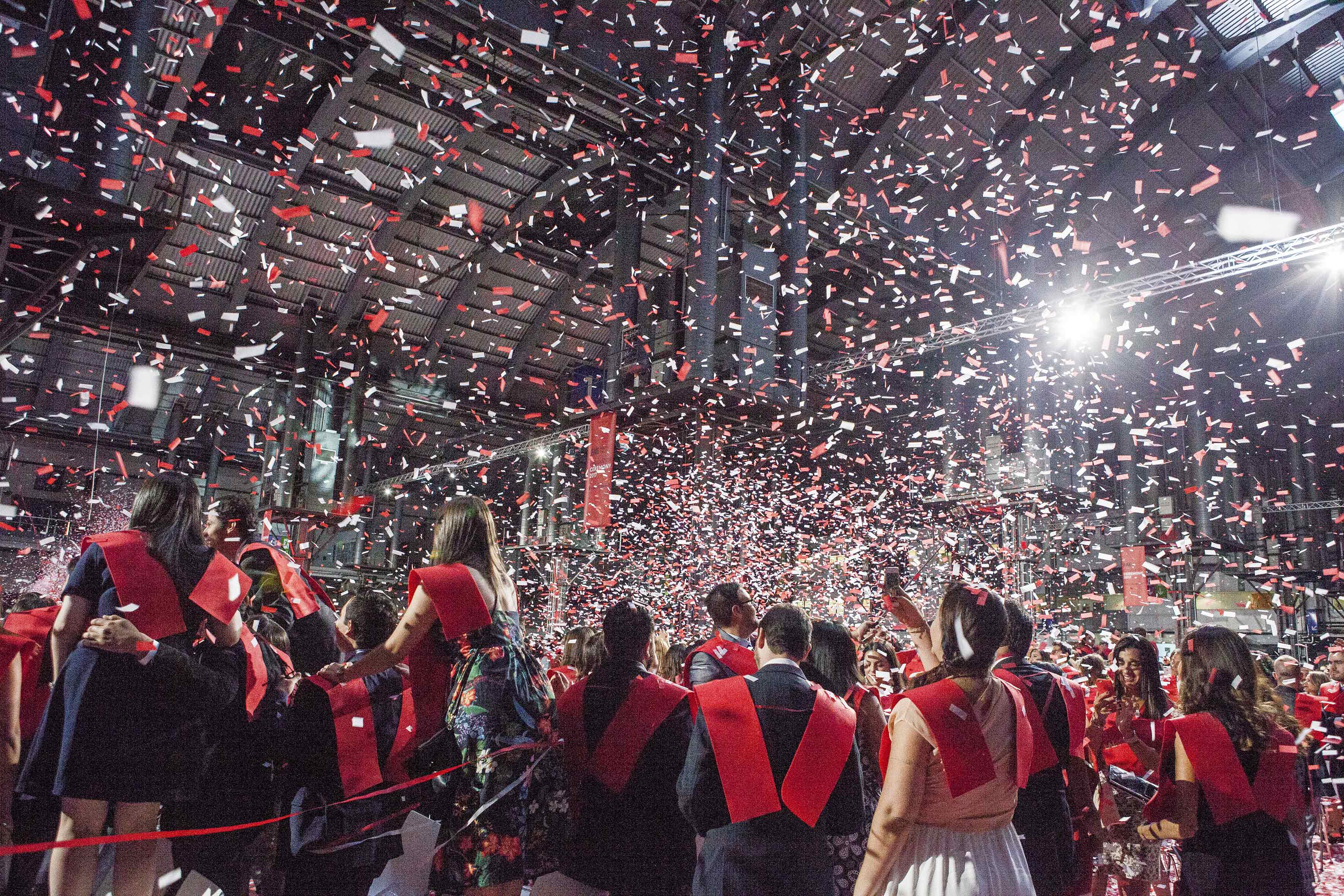 Más de 5.000 personas asisten a la graduación de EAE en Barcelona