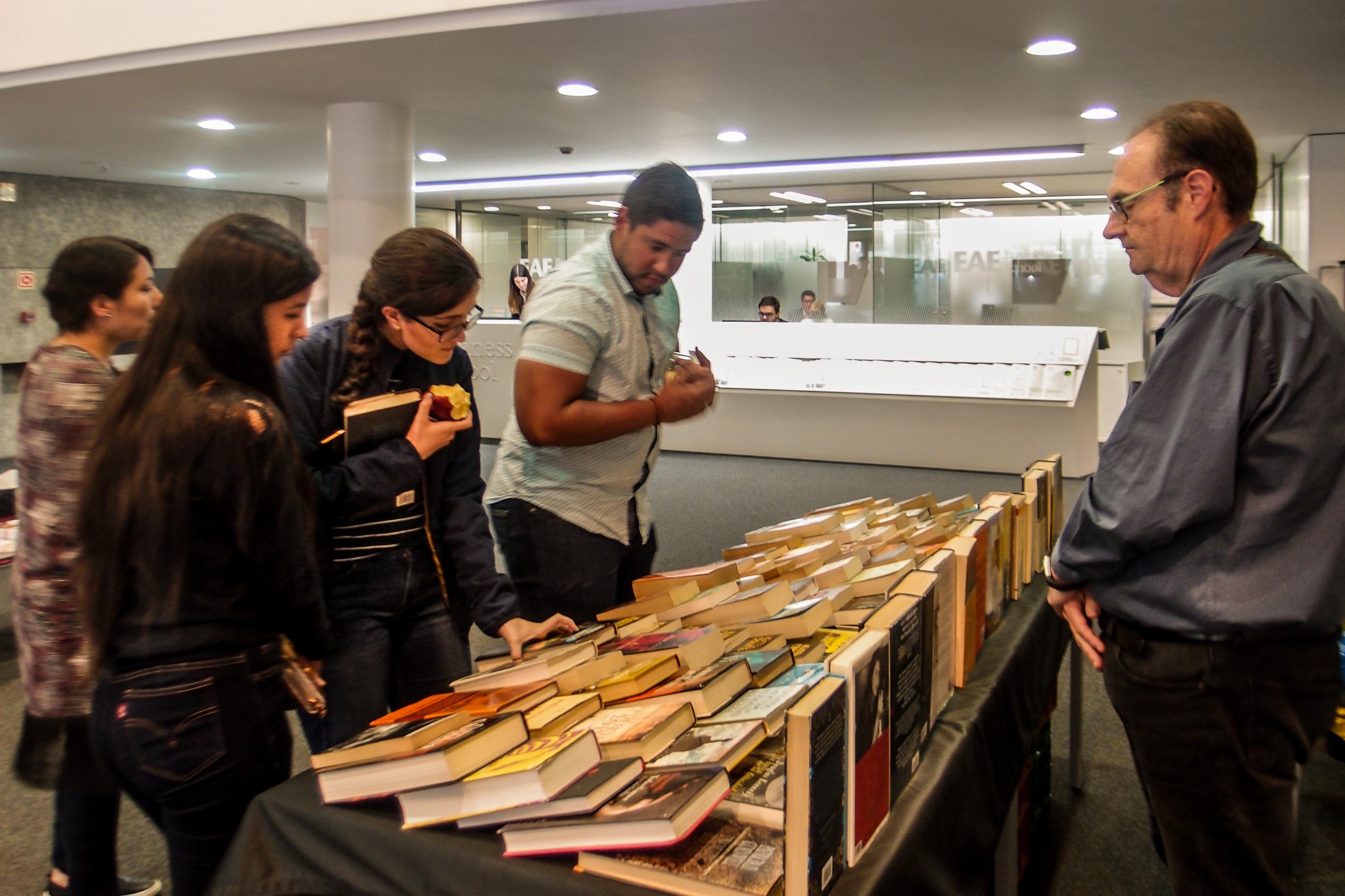 Éxito en la campaña Libro Solidario 2018 de EAE Business School