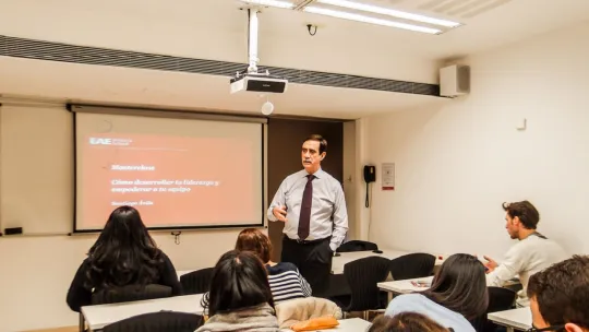 "Más del 90% de los directivos no saben liderar", Santiago Ávila