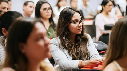 Estudiantes en clase de EAE Business School