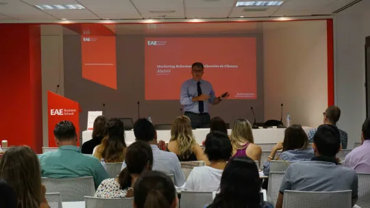 "Un cliente que lleva 10 años con una empresa es un 34% más rentable"