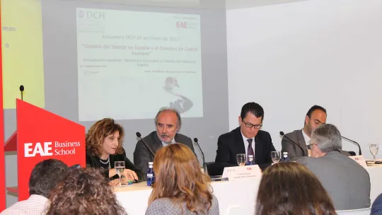 Presentación del I Barómetro sobre la Gestión del Talento en España de DCH, en el salón de actos de EAE Business School.