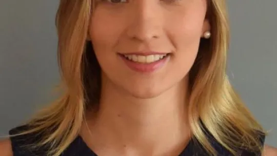 Anahi Arza, alumni de EAE, recibe el Emerging Leader Award de la CSCMP