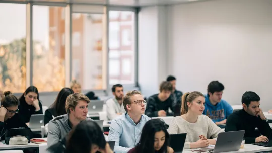 eae-business-school-master-comunicacion-corporativa-lider-ranking-el-mundo-2023