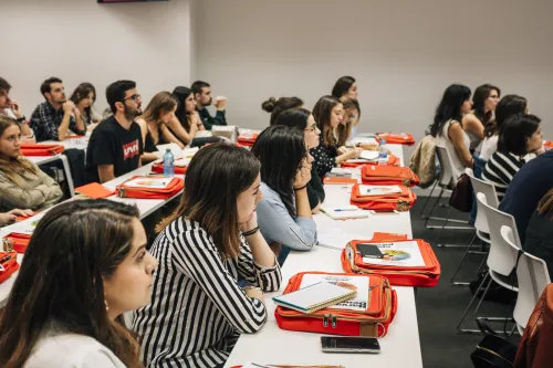 EAE Business School amplía su oferta con un Máster de Comunicación y RSC